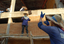 2007_Thailand_ConstructionWorkers