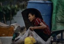 ၵူၼ်းမိူင်းၼႄၵၢင်ၸႂ် ထုၵ်ႇပလိၵ်ႈသိုၵ်းမၢၼ်ႈ ယိုဝ်းတၢႆ ၼႂ်းဝဵင်းတႃႈၵုင်ႈ ဝၼ်းလဵဝ် မီးႁိမ်း 100