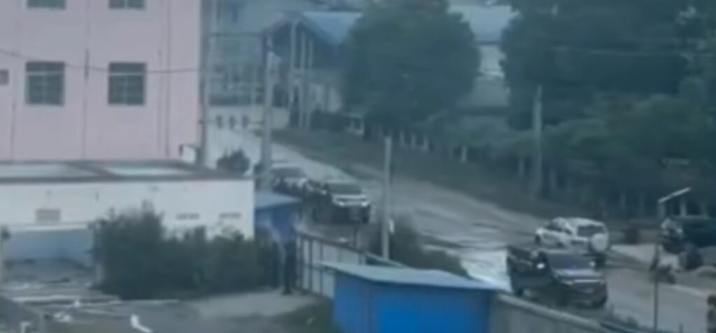 သိုၵ်းမၢၼ်ႈ ၶဝ်ႈၵူတ်ႇထတ်း ၼႂ်းႁူင်းႁဵၼ်း