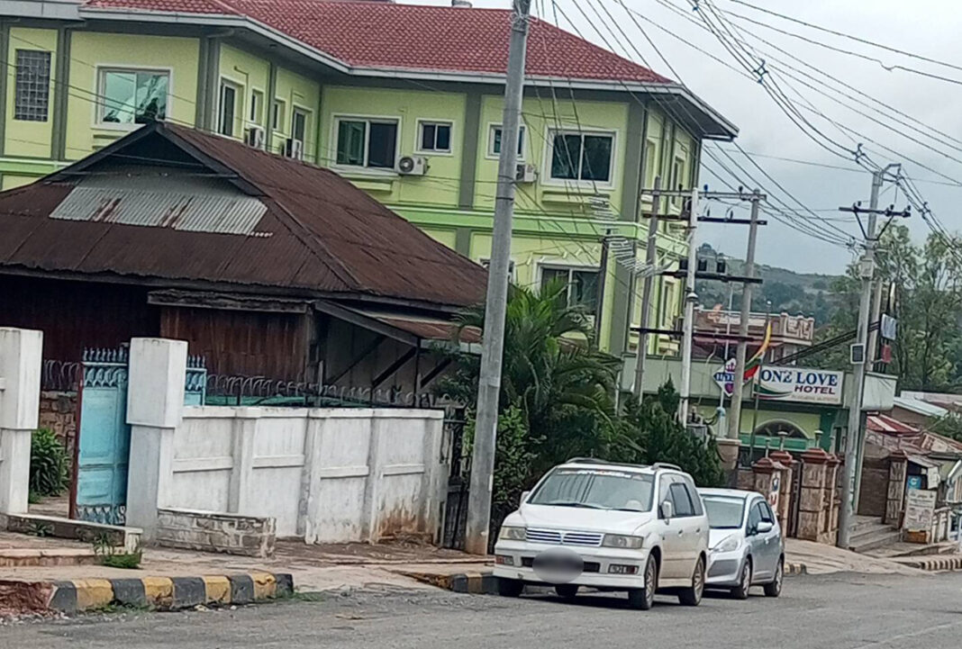 မၢၵ်ႇတႅၵ်ႇတီႈ ႁူင်းႁႅမ်း One Love Hotel