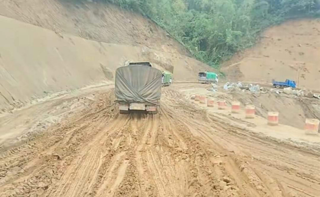 သဵၼ်ႈတၢင်းၵွႆၼမ် ၼႂ်းၵႄႈတႃႈၵေႃႈ - မိူင်းပဵင်း