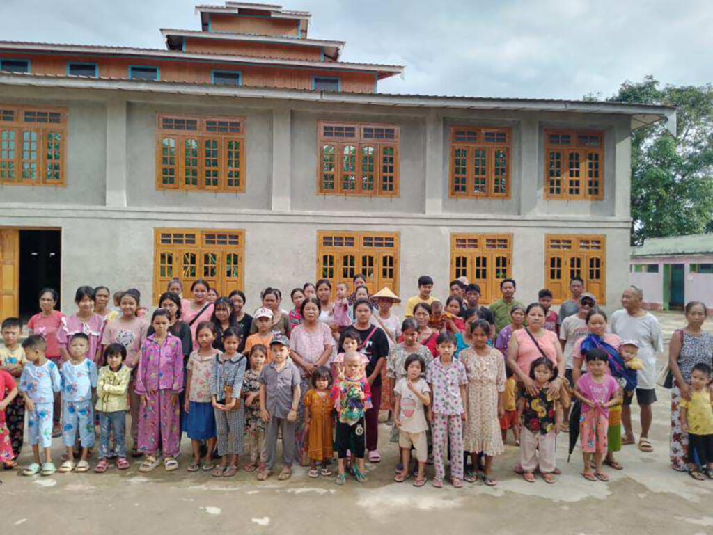 ၵူၼ်းပၢႆႈၽေးသိုၵ်း တီႈဝဵင်းသီႇပေႃႉ