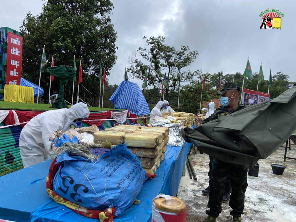 ပၢင်ၽဝ်ယႃႈမဝ်းၵမ် တီႈလွႆၵေႃႇဝၼ်း