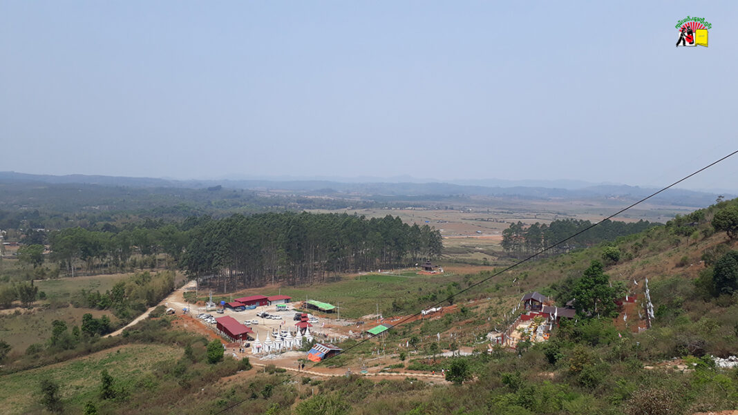 ဝတ်ႉၶူးဝႃးဝုၼ်းၸုမ်ႉ တီႈလွႆသၢမ်သိပ်း