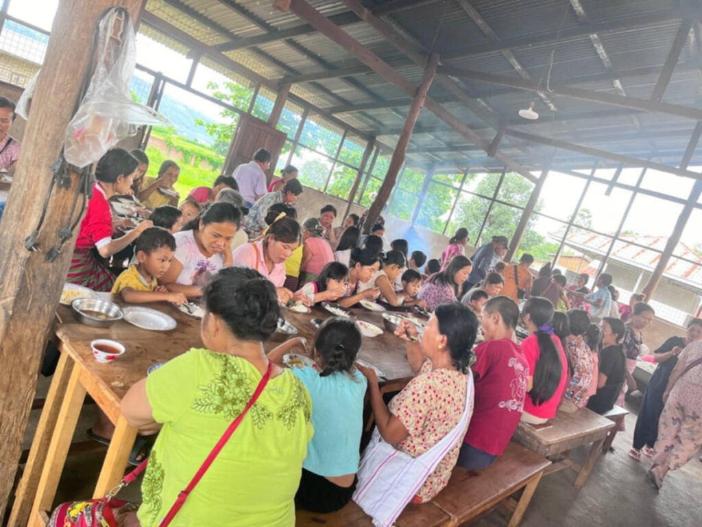 ၵူၼ်းပၢႆႈၽေးသိုၵ်း တီႈဝဵင်းၵျွၵ်ႉမႄး