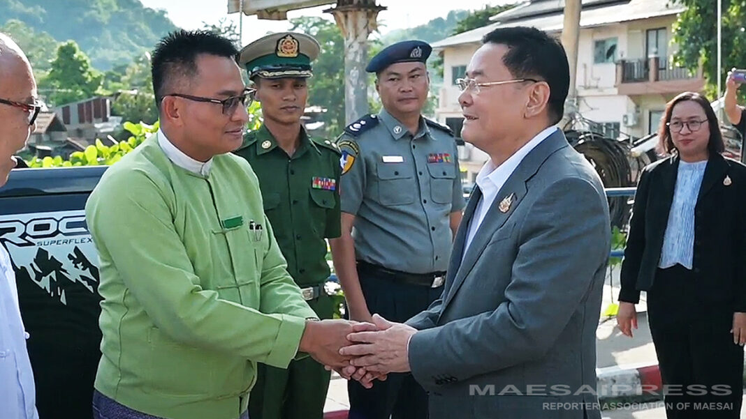 ထႆး-မၢၼ်ႈ ႁူပ်ႉၵၼ်