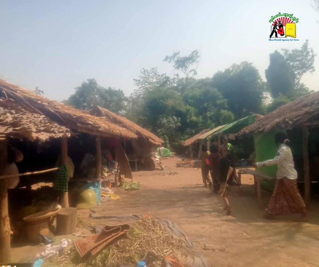 ဢွင်ႈတီႈ ၵူၼ်းပၢႆႈၽေးသိုၵ်း ဢွင်ႈတီႈ ၵူၼ်းပၢႆႈၽေးသိုၵ်း