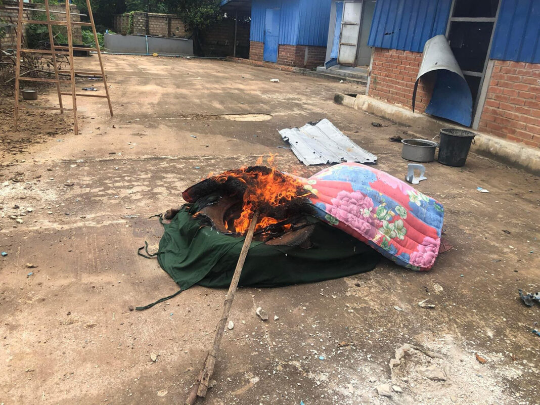 ၽဝ်ၶၢပ်ႈတူဝ်တၢႆ