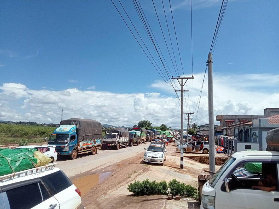 ရူတ်ႉၵႃး ၵိုတ်းၶမ် သီႇပေႃႉ - ၼမ်ႉလၼ်ႈ