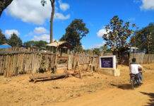 ပလိၵ်ႈမၢၼ်ႈ ၼႃးၵွင်းမူး တီႉၵူၼ်းထႆးသေ ဢၢၼ်းထႆၵိၼ်ငိုၼ်း Mung Ton