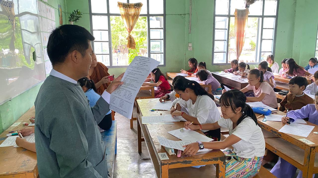 ပၢင်သွၼ်လိၵ်ႈတႆးၶၢဝ်းမႆႈ တီႈမွၵ်ႇမႆႇ လုၵ်ႈႁဵၼ်းၼမ်လိူဝ်ပီၵၢႆ သွင်ပုၼ်ႈ
