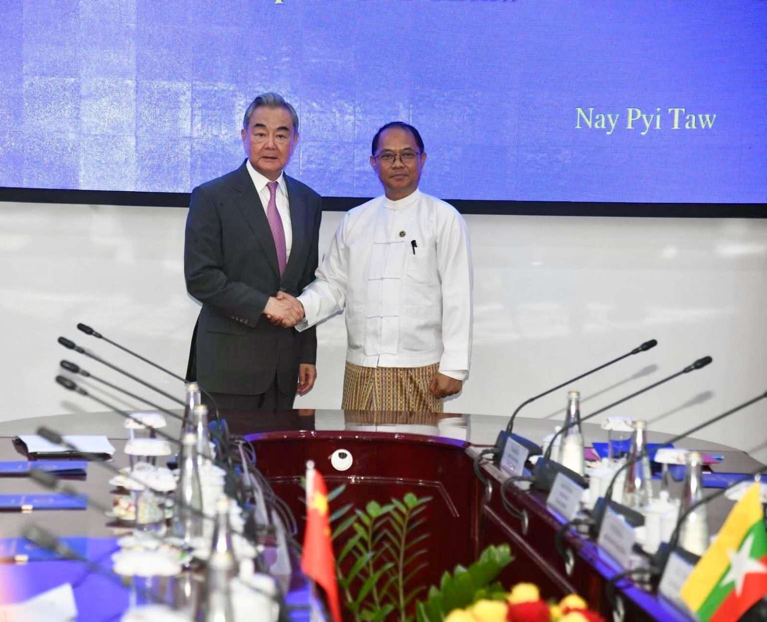 ၽွင်းလူင်ၾၢႆႇၼွၵ်ႈမိူင်းမိူင်းမၢၼ်ႈ ဢႅဝ်ႇယဵမ်ႈမိူင်းၶႄႇ